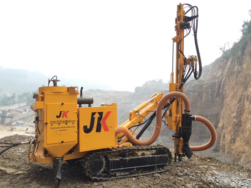 JK590C履带式液压潜孔钻机搭载干式除尘器