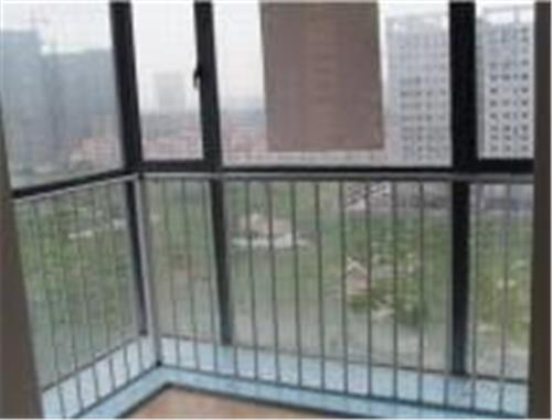 什么是铝合金门窗披水_珠海南屏铝合金门窗店