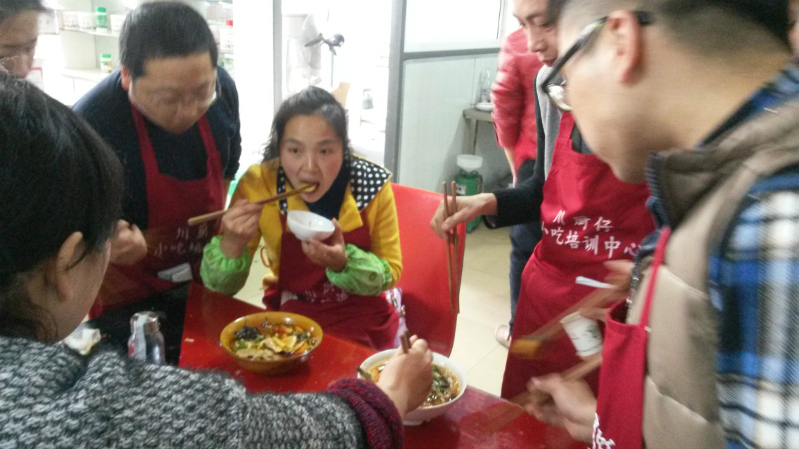 学习特色冒菜到成都川厨仔小吃培训中心