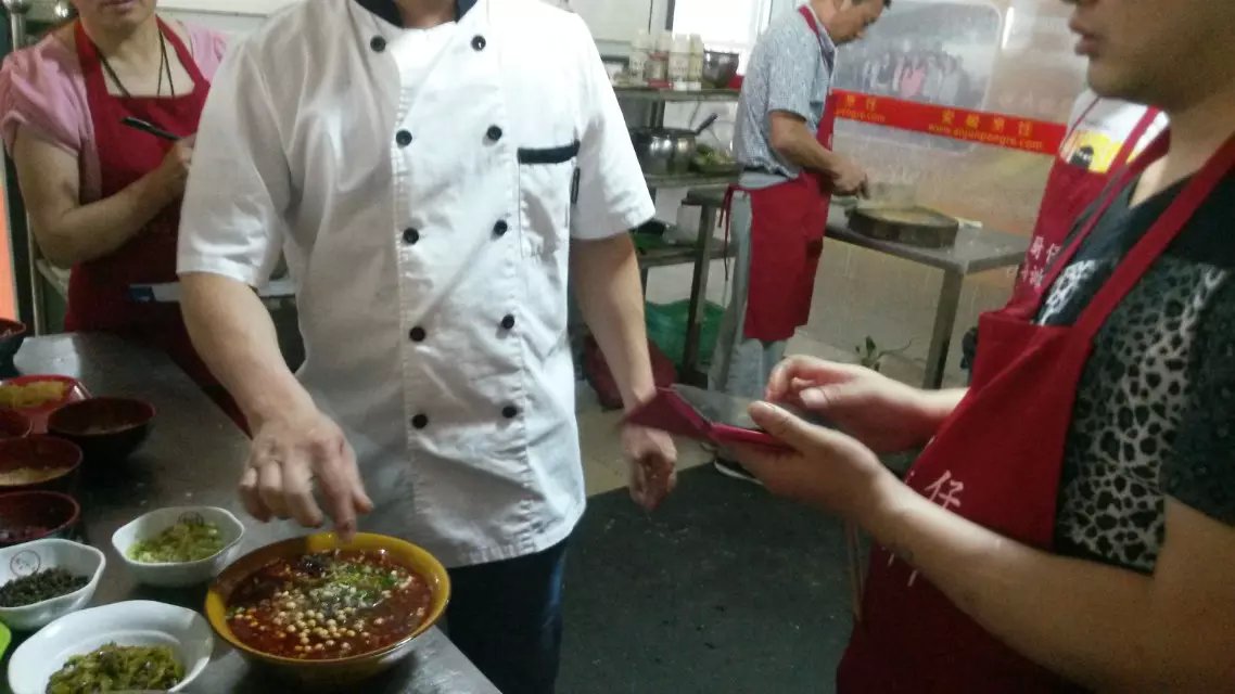 酸辣粉怎么做-学习酸辣粉-酸辣粉技术培训