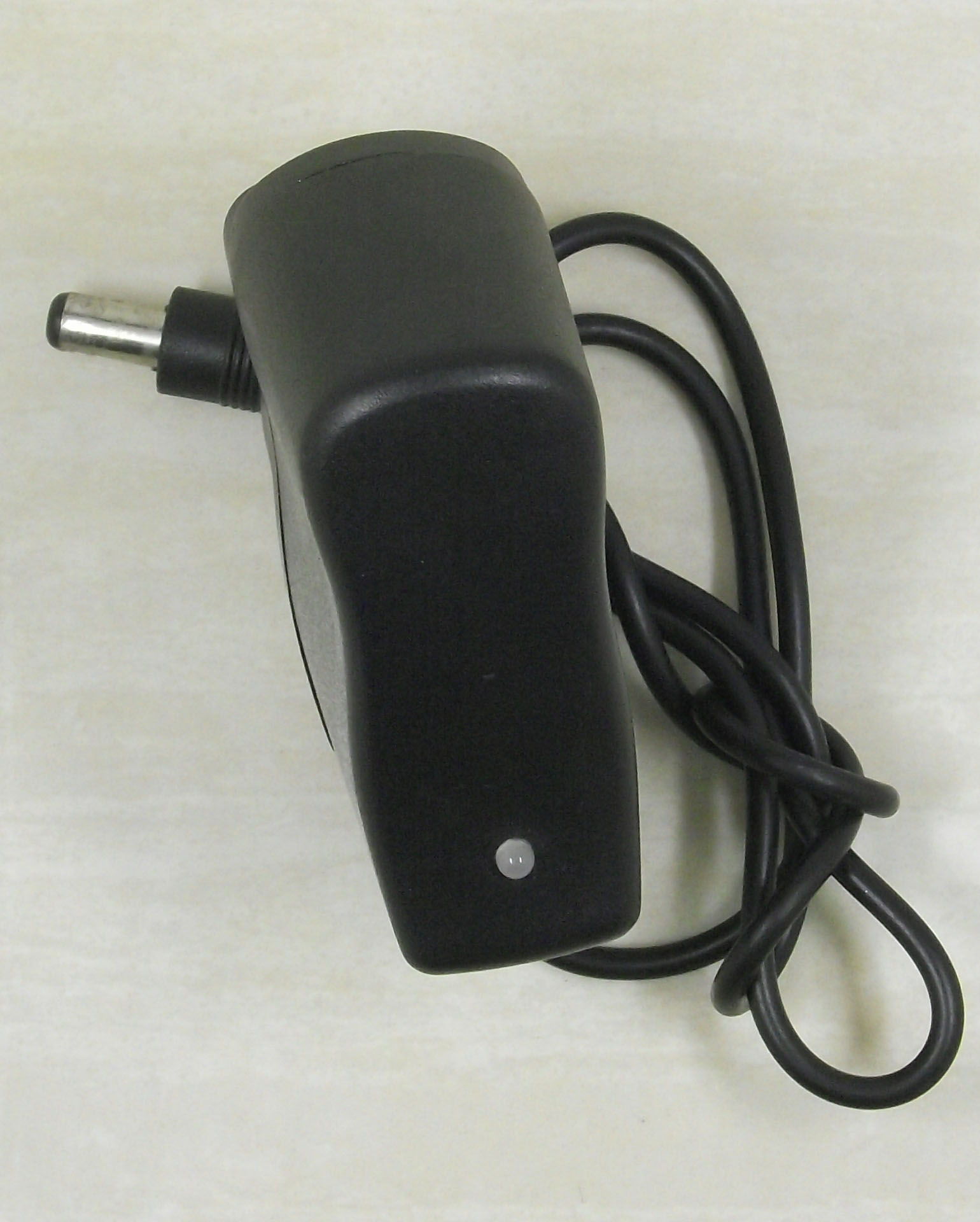 矿灯充电器　头灯专用充电器高品质充电 通用型 钓鱼灯充电器