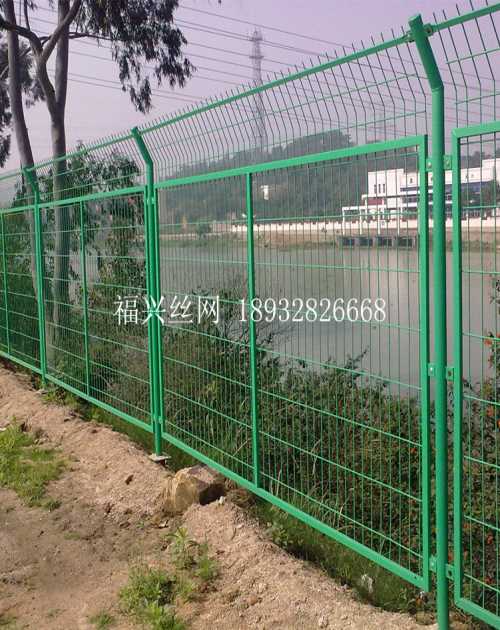 公路隔离栅厂家/高速隔离栅价格