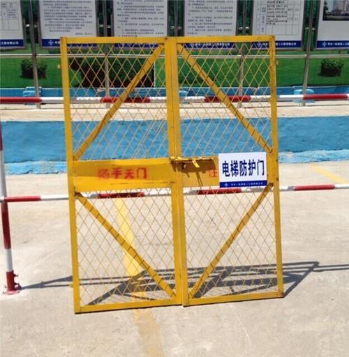 济南临时防护网规格山东工地电梯门-工地安全围网厂家乐博现货供应