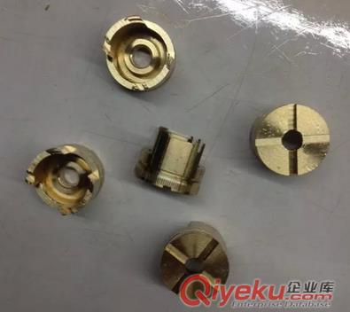 通訊配件長軸自動銑槽機