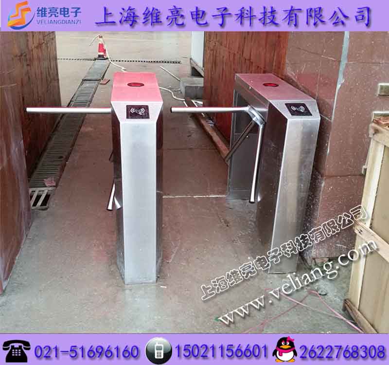 刷卡顯示姓名三輥閘，LED屏顯示人數(shù)三輥閘 ，三輥閘廠家