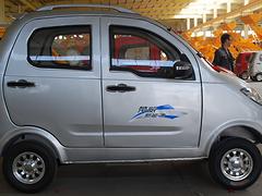 濰坊哪家生產的老年四輪代步車更好：老年四輪代步車行情