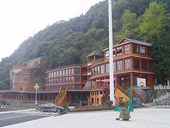 {yl}的豪華別墅建造就在煙臺(tái)森源木屋——招遠(yuǎn)豪華別墅建造