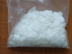 生產(chǎn)融雪劑：供應(yīng)山東熱銷融雪劑