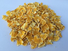 江蘇羊飼料玉米壓片 供應(yīng)山東價格合理的羊飼料玉米壓片