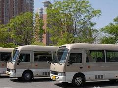 青?？诒玫淖灾伟?chē)公司_包車(chē)找哪家