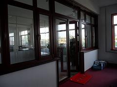 萊州斷橋鋁封包陽臺安裝|耐用的煙臺斷橋鋁封包陽臺廠家tg