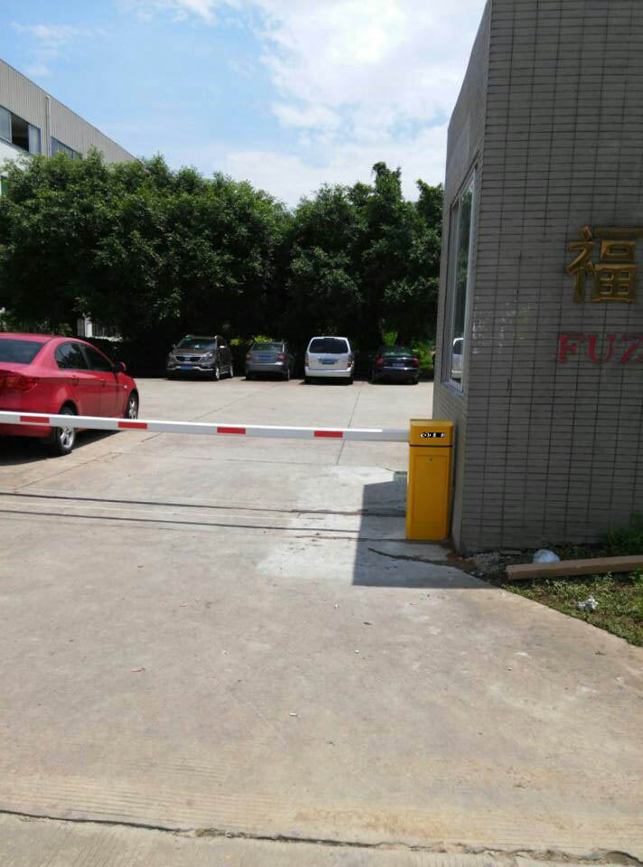 福建超值的道閘批發(fā)，福建道閘供貨商
