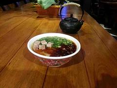 蘭州阿拉蘭餐飲是蘭州優(yōu)質(zhì)牛肉面特色餐廳——蘭州牛肉面加盟價(jià)格