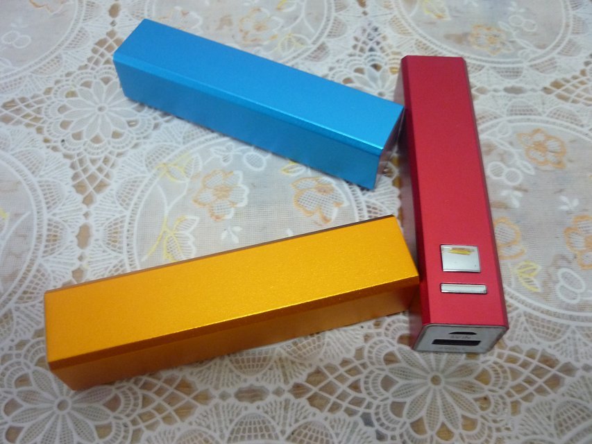 禮品手機(jī)充電寶定制 工廠庫存 加工禮品移動(dòng)電源廠家原始圖片2