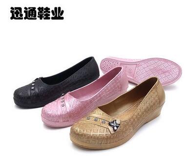 【新款】女士防水耐磨工作鞋 環(huán)保保潔工廠酒店用鞋防滑 現(xiàn)貨1502