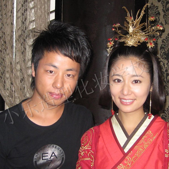 安徽哪家化妝學(xué)校{zh0}，如何選一個適合自己的化妝學(xué)校原始圖片2