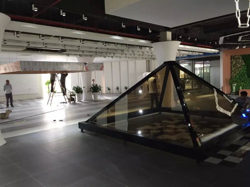 南昌360度全息展柜*九江360度全息展示柜*鷹幻出品