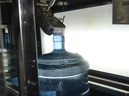 桶裝山泉水 桶裝水批發(fā) 濰坊桶裝山泉水  神邦飲品