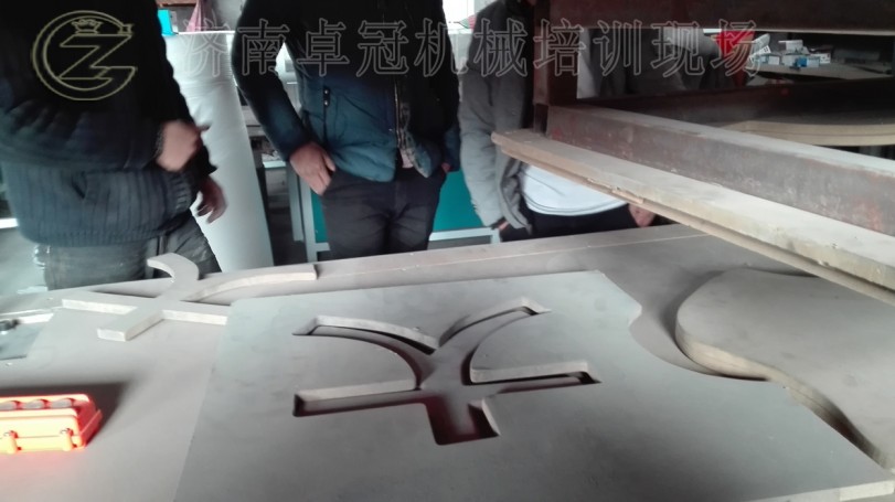 蕪湖亞克力氣動廣告吸塑機銷售廠家