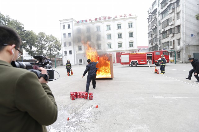 龍巖盛安消科食用油滅火劑誠(chéng)招代理商