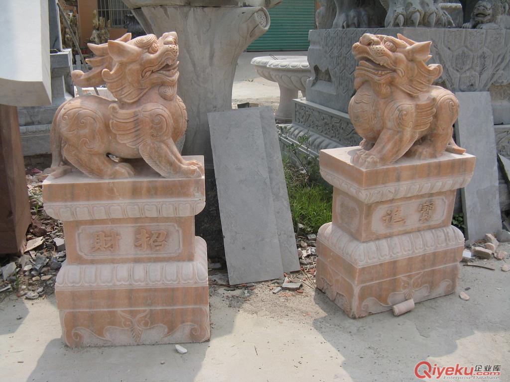 大連漢白玉麒麟，大連石雕麒麟，大連石刻麒麟價(jià)格，大連麒麟雕刻廠家，大連石雕原始圖片2