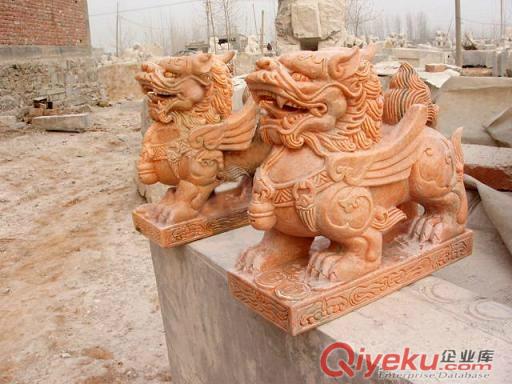 大連漢白玉麒麟，大連石雕麒麟，大連石刻麒麟價(jià)格，大連麒麟雕刻廠家，大連石雕原始圖片3