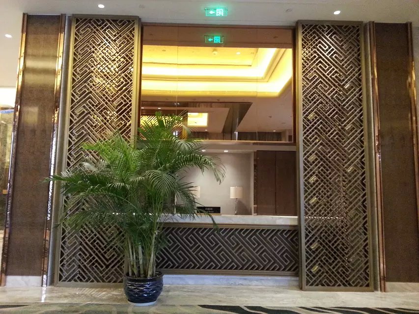 秦皇島不銹鋼屏風(fēng)廠家,專業(yè)客廳不銹鋼屏風(fēng)