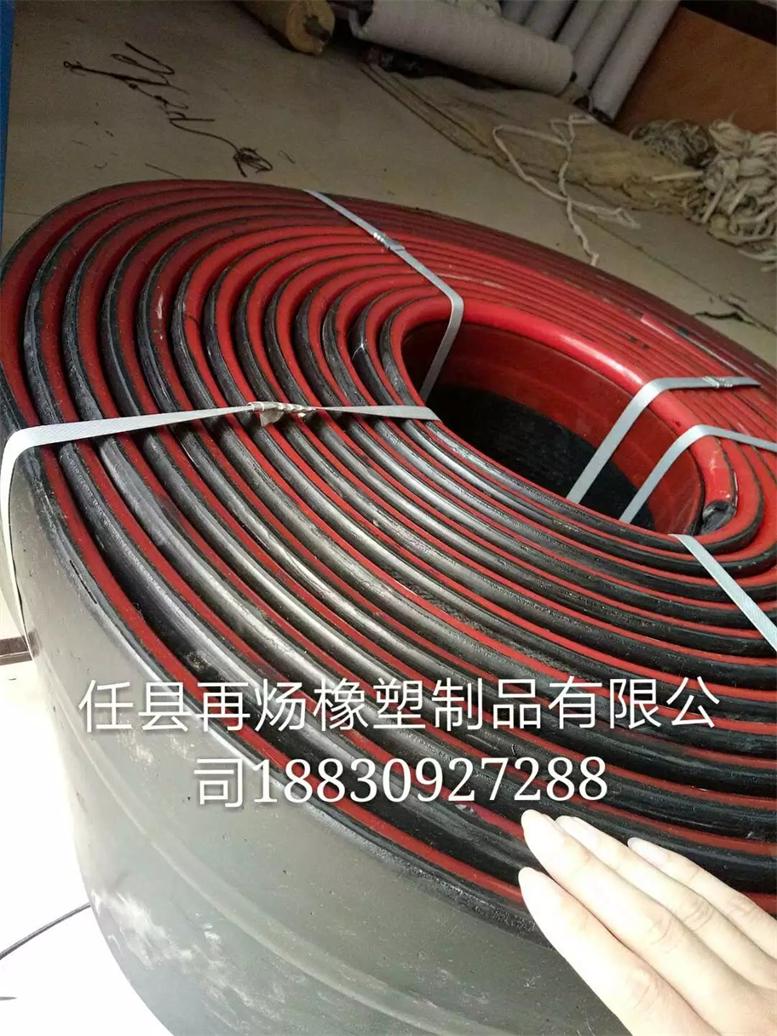 新款防溢裙板上市 批發防溢裙板價格 河北批發防溢裙板供應商【再煬橡塑】  防溢裙板，主要用于輸送帶與
