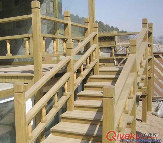 青島即墨防腐木室內外樓梯