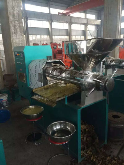 河北長時間使用離心式濾油機產生的渣子要如何清理y1豫陽機械