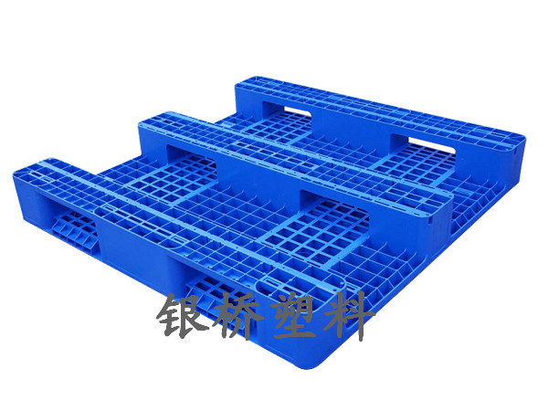 安徽塑料托盤生產(chǎn)廠家/臨沂市銀橋塑料