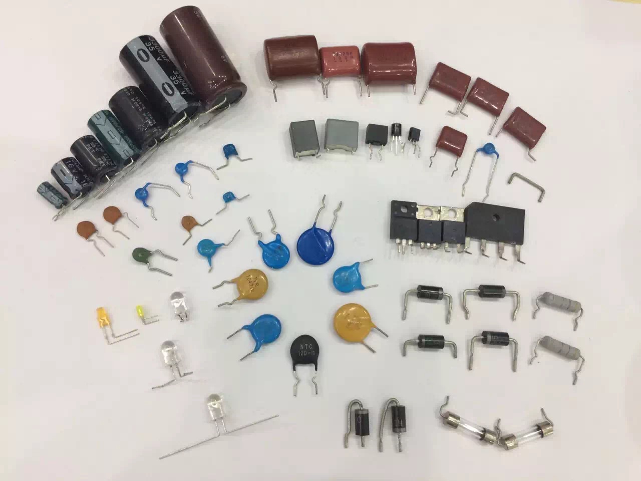 ZR-330A   IC切腳包膠紙機(jī)