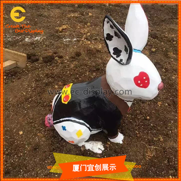 商場(chǎng)公園戶外景觀布置 玻璃鋼卡通公仔道具 仿真兔子道具定制