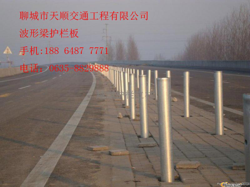 云南大理喷塑公路波形护栏板生产厂家