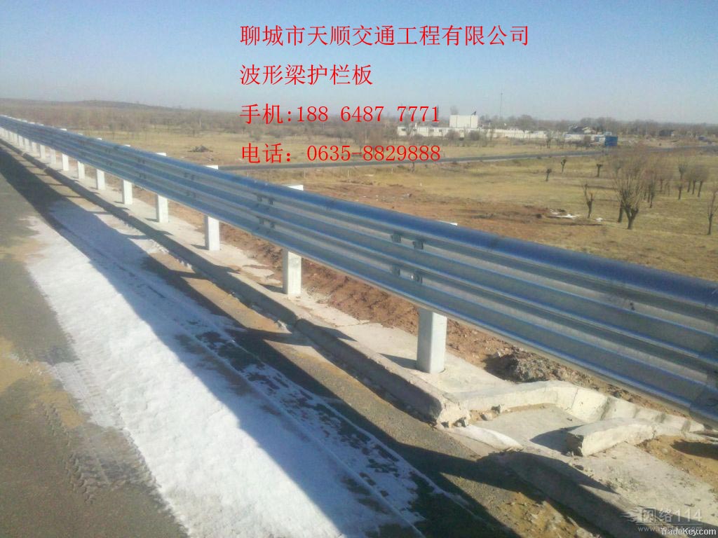 云南楚雄公路波形護(hù)欄板生產(chǎn)廠家