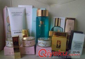 化妝品快遞，香水快遞，指甲油快遞，胭脂粉快遞