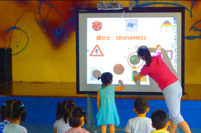 55寸幼兒園教學一體機，掛墻電子白板教學機