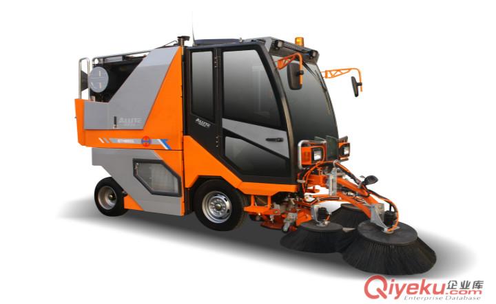 QTH8501多功能掃路機