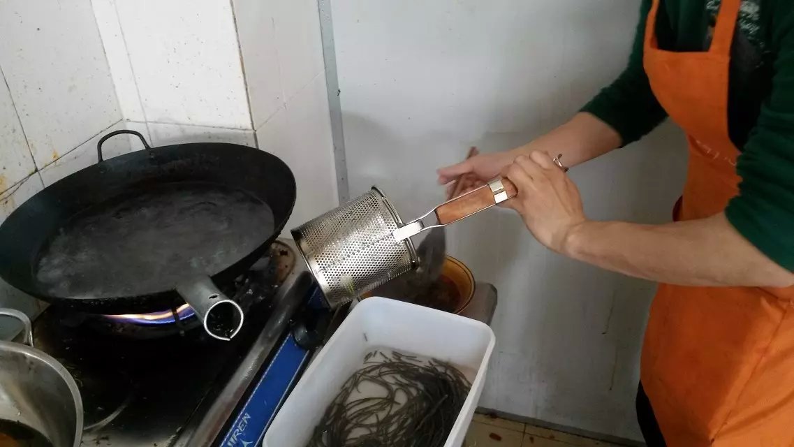 酸辣粉怎么做-學習酸辣粉-酸辣粉技術培訓