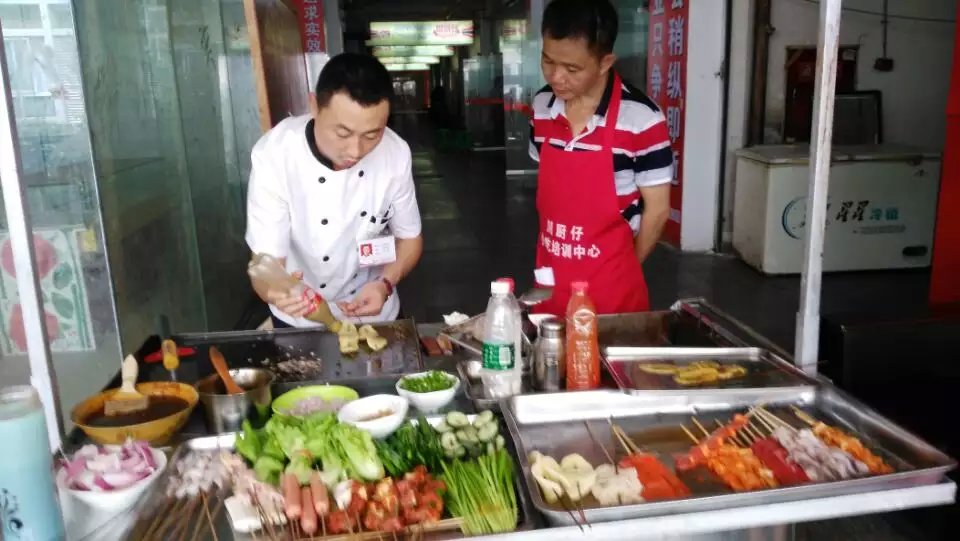 鐵板魷魚培訓(xùn)-鐵板炸串培訓(xùn)-學(xué)習(xí)鐵板魷魚好多錢原始圖片2