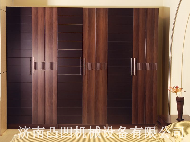 標(biāo)配1325木工加工中心  櫥柜門加工雕刻機(jī)  精雕高配實(shí)木家具雕花機(jī)原始圖片3