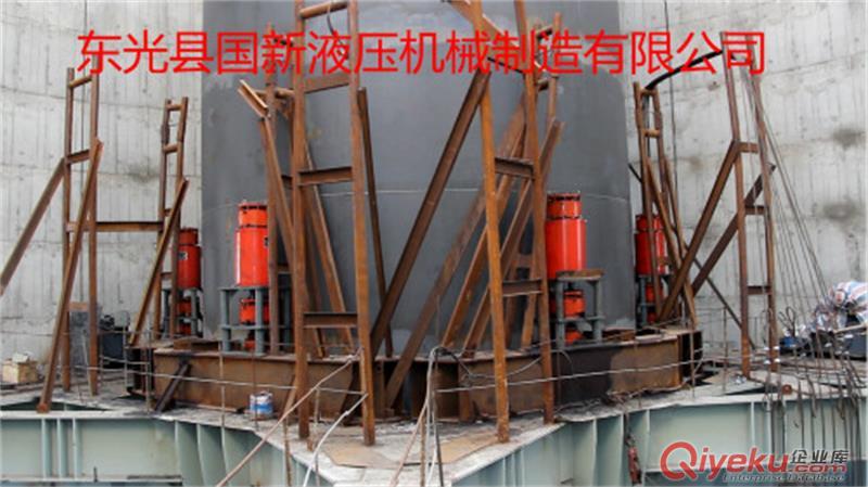 鋼絞線千斤頂施工現(xiàn)場