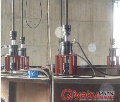 鋼絞線千斤頂施工現(xiàn)場