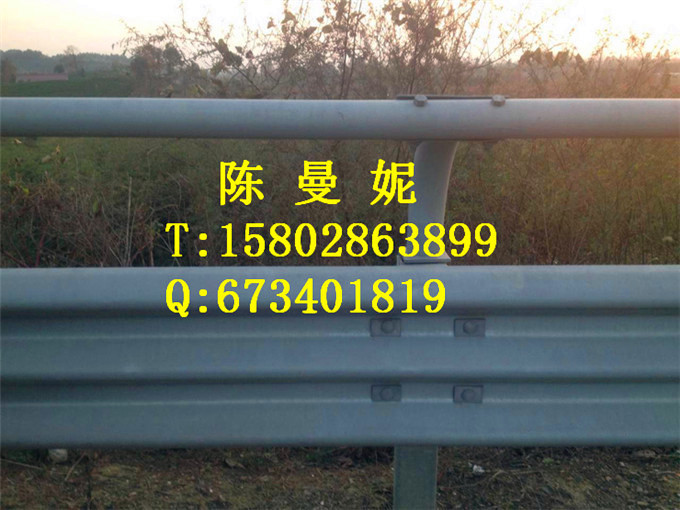 供應熱鍍鋅雙波波形護欄板廠家公路波形防撞護欄板
