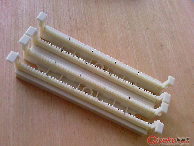 100對機架式跳線架