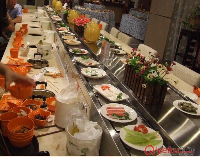 溧陽旋轉(zhuǎn)小火鍋設(shè)備{zd1}價 溧陽回轉(zhuǎn)自助火鍋設(shè)備規(guī)格原始圖片3