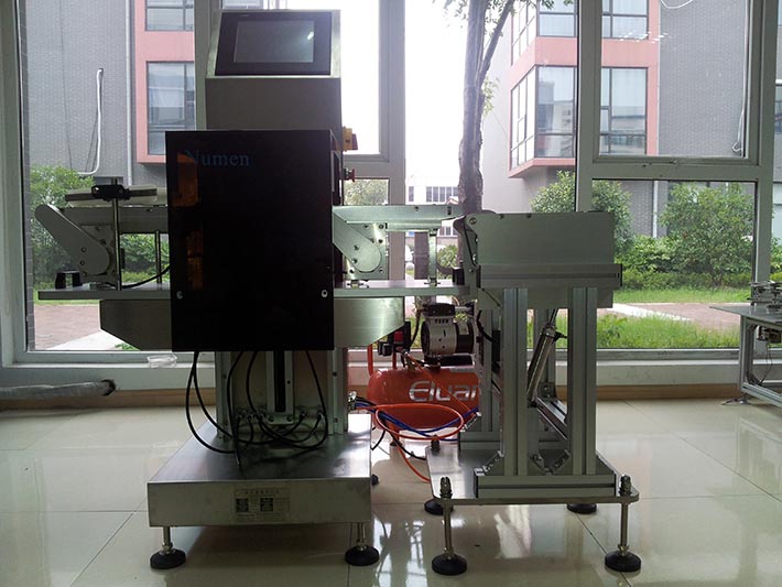 自動(dòng)在線高精度重量檢測(cè)機(jī)哪家質(zhì)量好