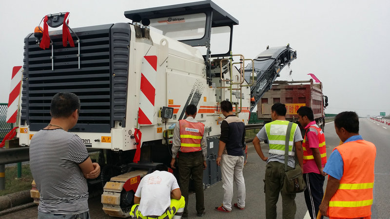 中國洛陽平地機(jī)出租平地機(jī)租賃：洛陽具有口碑的洛陽平地機(jī)出租公司