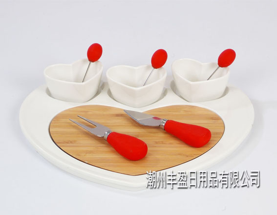 豐盈陶瓷是規(guī)模龐大的咖啡杯代理提供商，是您值得賴的品牌公司，骨瓷茶具套裝加盟