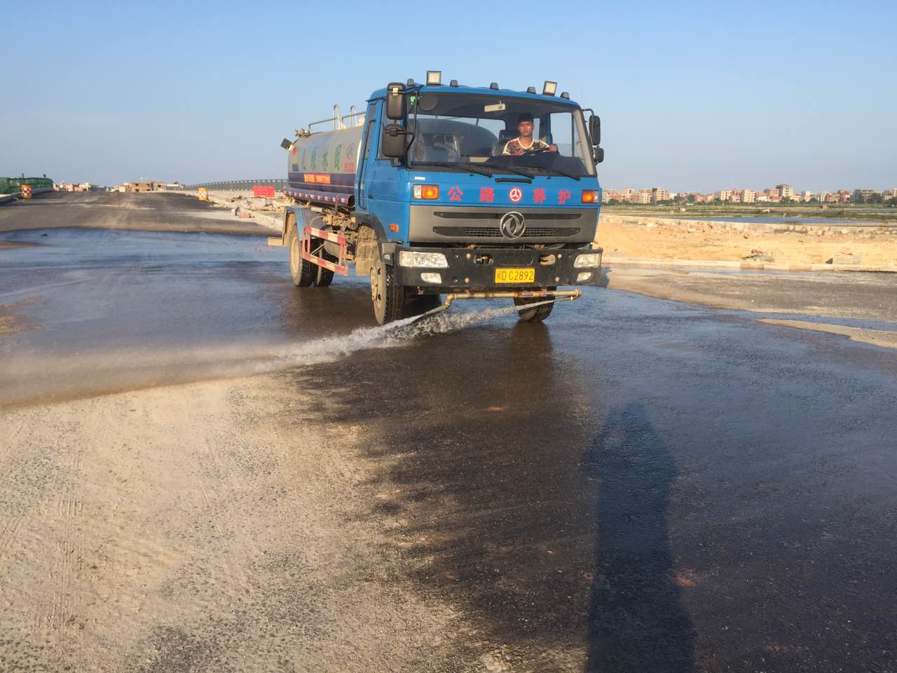 二手灑水車-廈門二手灑水車租賃-公路沖洗設備-綠化養護
